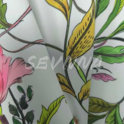Trải nghiệm sự pha trộn hoàn hảo của sự thoải mái và hiệu suất với vải Yoga Wear của chúng tôi