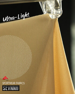 Vải Lycra nhẹ 135gsm Stretch với chiều rộng 158cm và 45% Nylon + 55% Lycra Composition cho sự thoải mái vượt trội